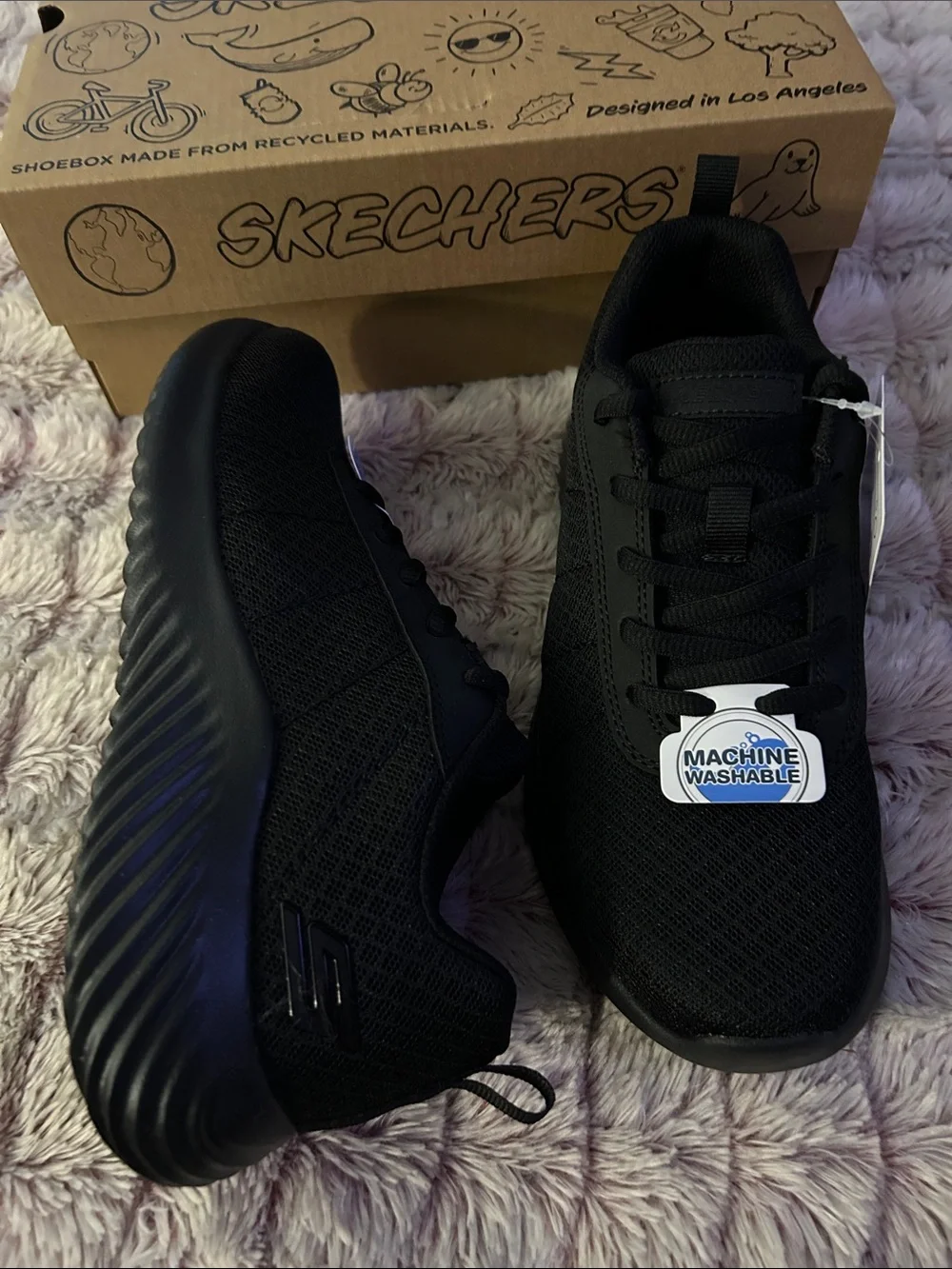 Skechers kids all black Bounder Karonik Sneaker